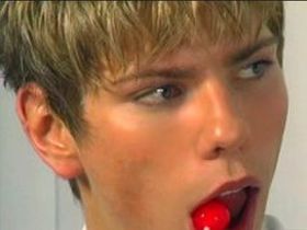 Догнал и поимел в жопу соседа по студенческому общежитию